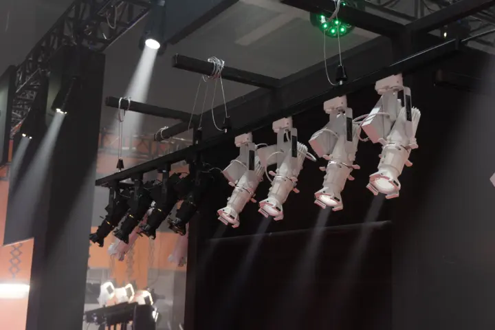 Ovation track lights on exhibition