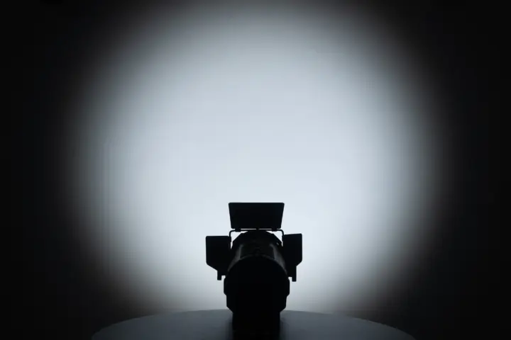 Event 120T cool white